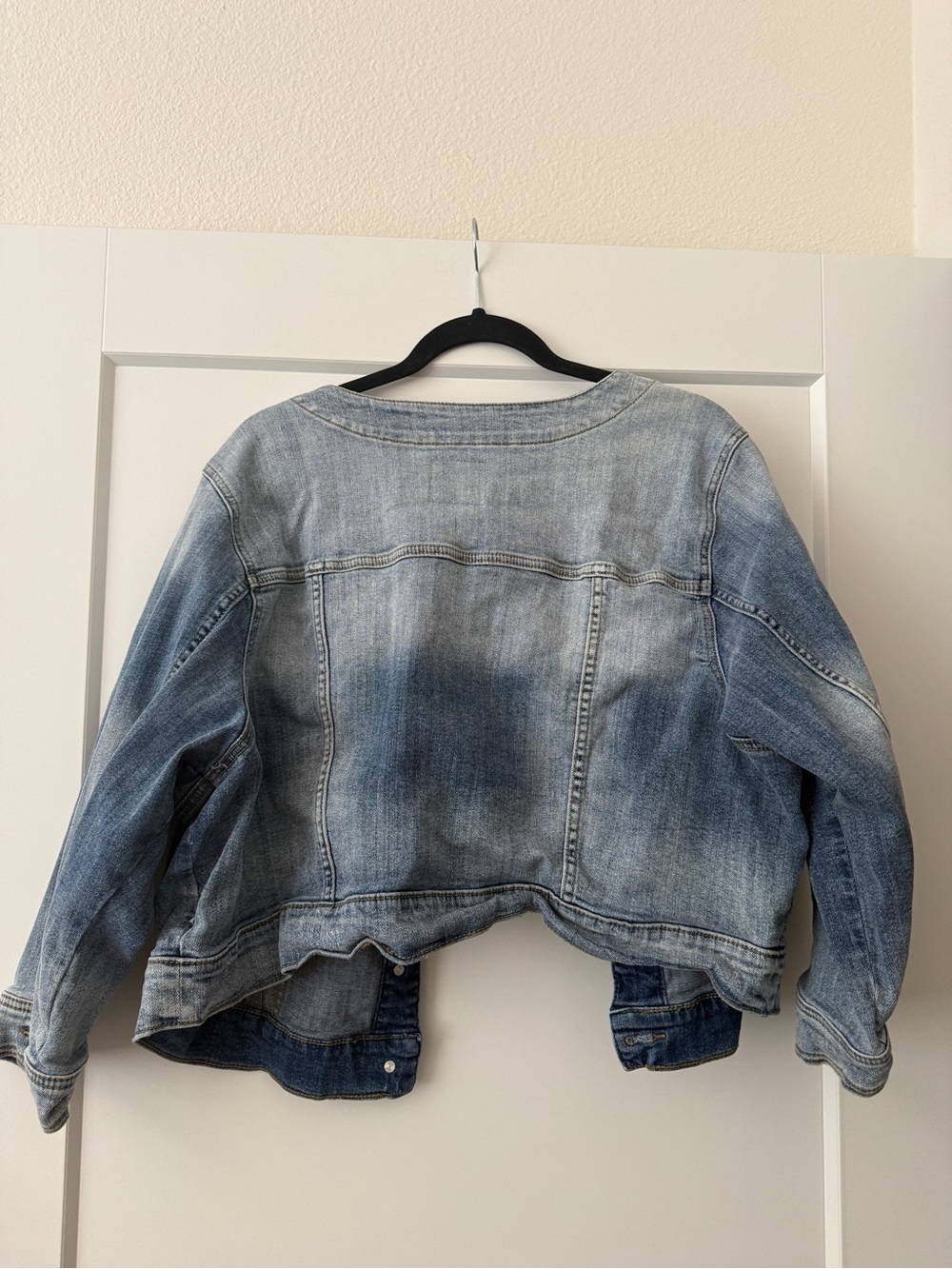 TORRID Collarless Crop Denim Jacket - Light Wash - Picture 3 of 6